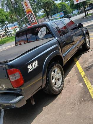CHEVROLET S10 2.4 ADVANTAGE 4X2 CD 8V FLEX 4P MANUAL CHEVROLET S10 2.4 ADVANTAGE 4X2 CD 8V FLEX 4P MANUAL